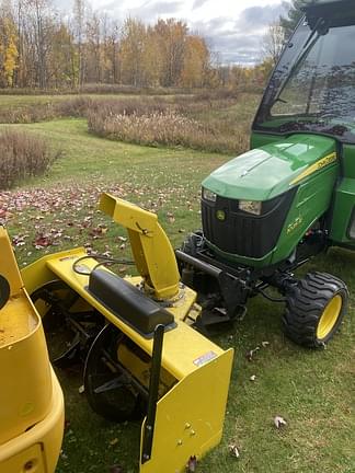 Image of John Deere 1025R equipment image 3