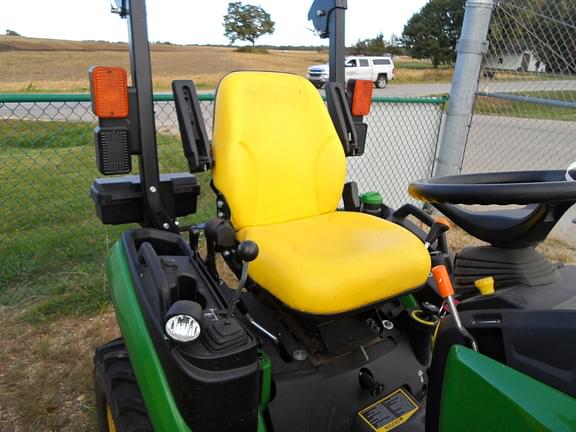 Image of John Deere 1025R equipment image 2