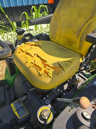 Image of John Deere 1025R equipment image 4