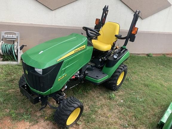 Image of John Deere 1025R equipment image 3
