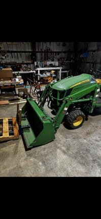 Image of John Deere 1025R equipment image 3