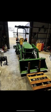 Image of John Deere 1025R equipment image 2