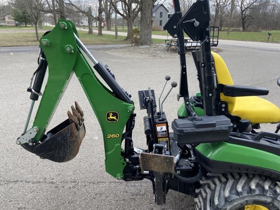 Image of John Deere 1025R equipment image 3