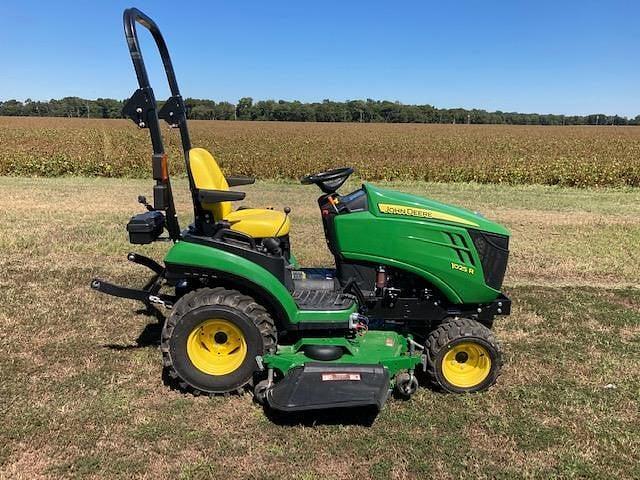 Image of John Deere 1025R equipment image 3