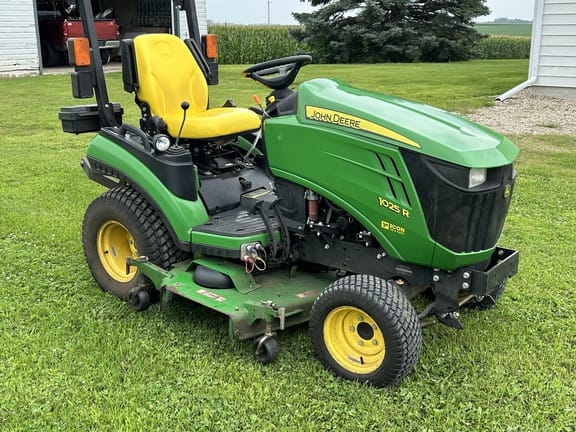 2017 John Deere 1025R Equipment Image0