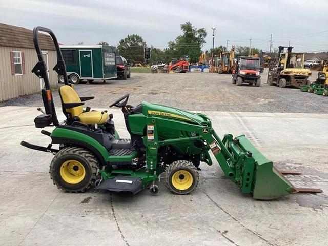 Image of John Deere 1025R equipment image 4
