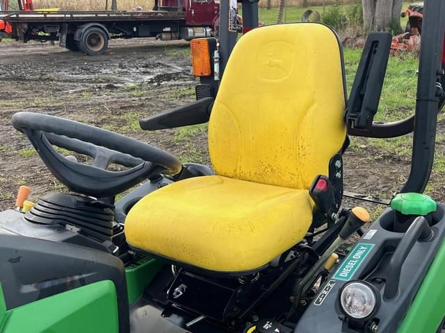 Image of John Deere 1025R equipment image 2