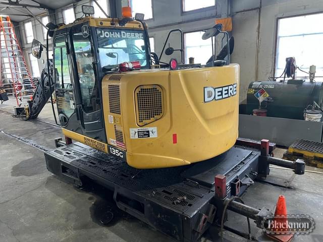 Image of John Deere 135G equipment image 4