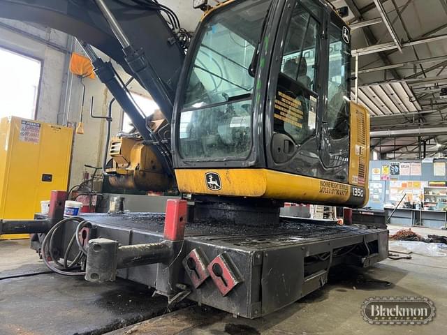 Image of John Deere 135G equipment image 1