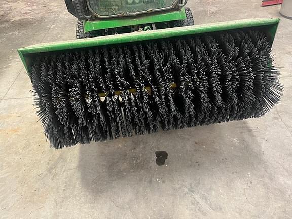 Image of John Deere 60 Heavy Duty Broom Image 0