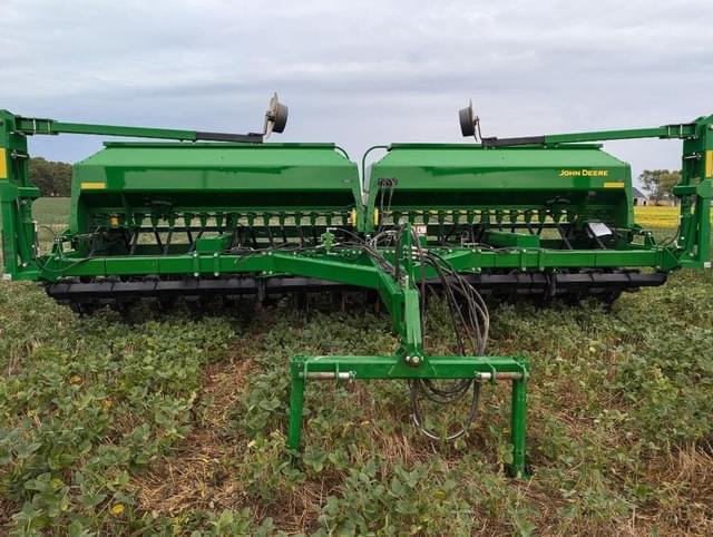 Image of John Deere 1590 equipment image 1