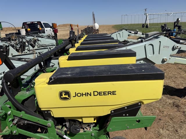 Image of John Deere 1705 equipment image 1