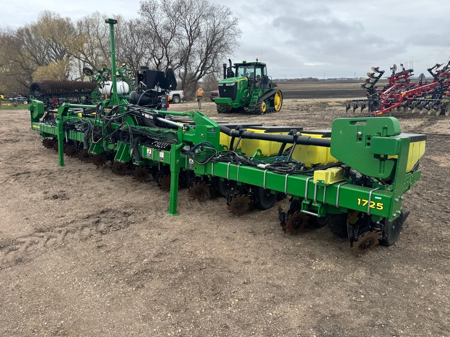2017 John Deere 1725 Equipment Image0