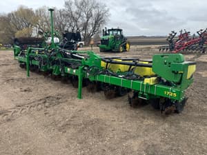 2017 John Deere 1725 Image