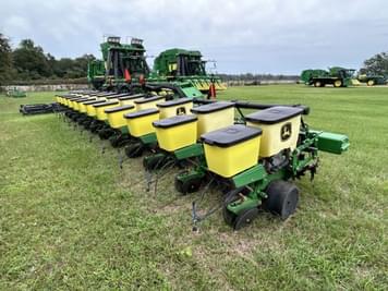 Main image John Deere 1725