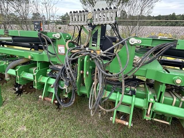 Image of John Deere 1725 equipment image 3