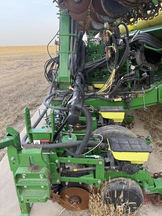 Image of John Deere 1725 equipment image 4