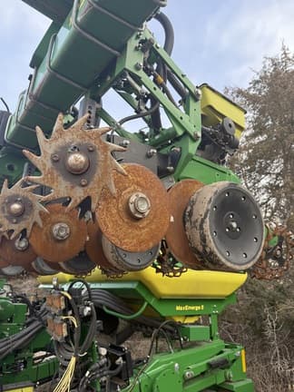 Image of John Deere 1725 equipment image 2