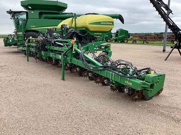 Image of John Deere 1725 equipment image 2
