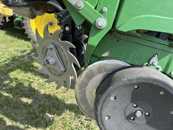 Image of John Deere 1725 equipment image 3