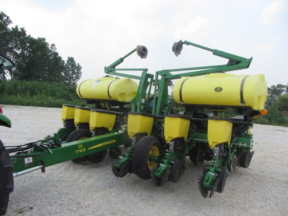 2017 John Deere 1765 Equipment Image0