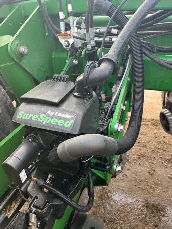 2017 John Deere 1770 Equipment Image0