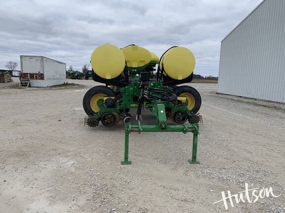 Image of John Deere 1775 equipment image 3