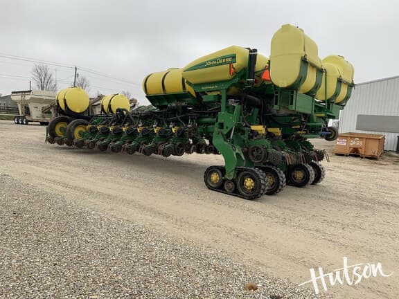 Image of John Deere 1775 equipment image 4