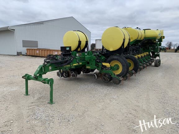 Image of John Deere 1775 equipment image 2