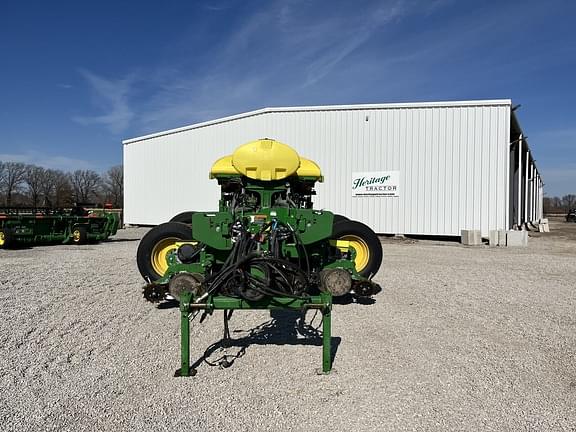 Image of John Deere 1775 equipment image 2