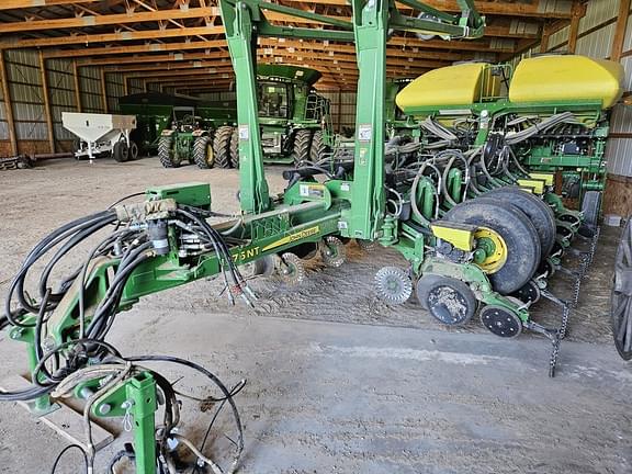 Image of John Deere 1775 equipment image 1