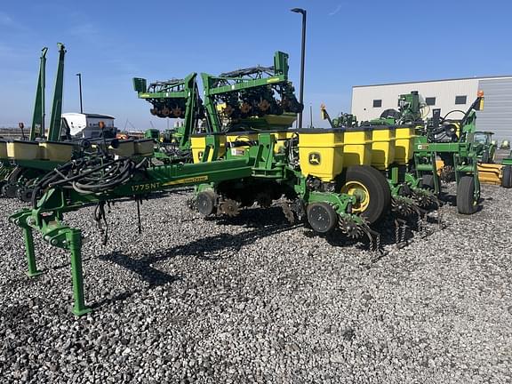 Image of John Deere 1775 equipment image 1