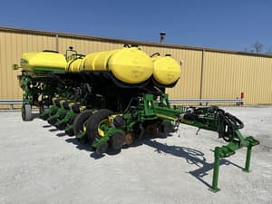 2017 John Deere 1775 Image