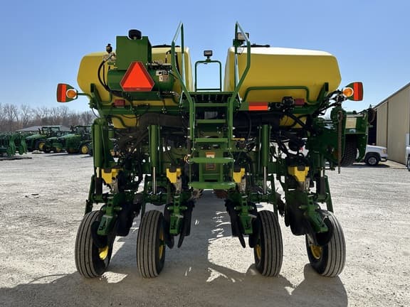 Image of John Deere 1775 equipment image 3