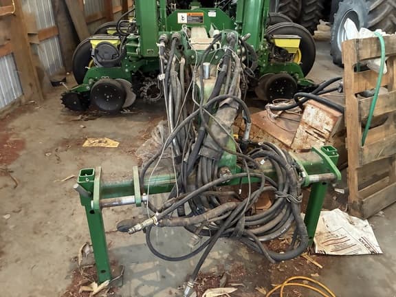 Image of John Deere 1775 equipment image 3