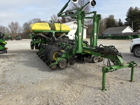 Image of John Deere 1775 equipment image 1