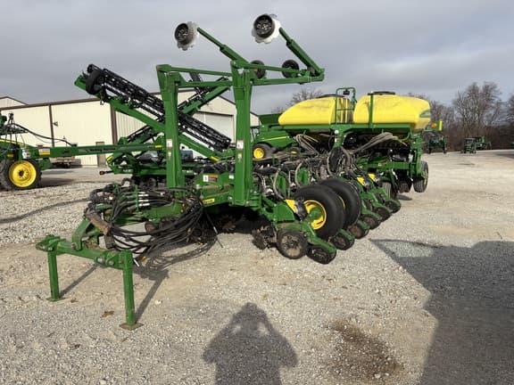 Image of John Deere 1775 Primary image