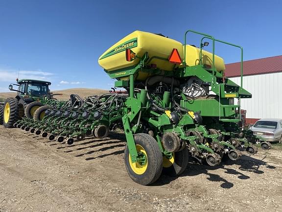 Image of John Deere 1775 Primary image