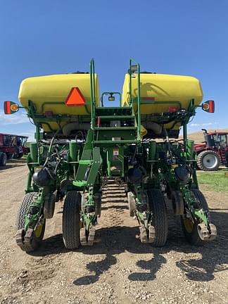 Image of John Deere 1775 equipment image 3