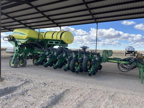 Image of John Deere 1775 equipment image 1