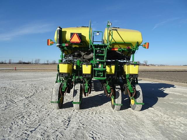 Image of John Deere 1775 equipment image 4