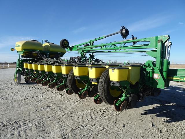 Image of John Deere 1775 equipment image 1