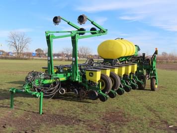 Main image John Deere 1775