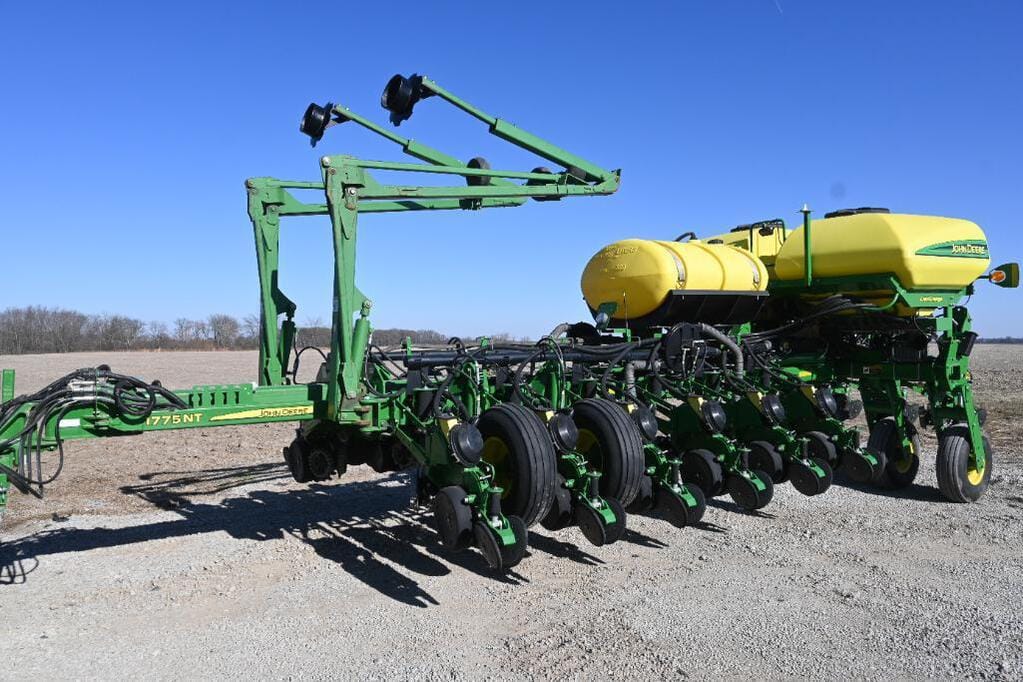 Main image John Deere 1775