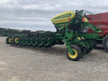 Main image John Deere 1775