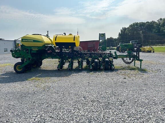 Image of John Deere 1775 Primary image