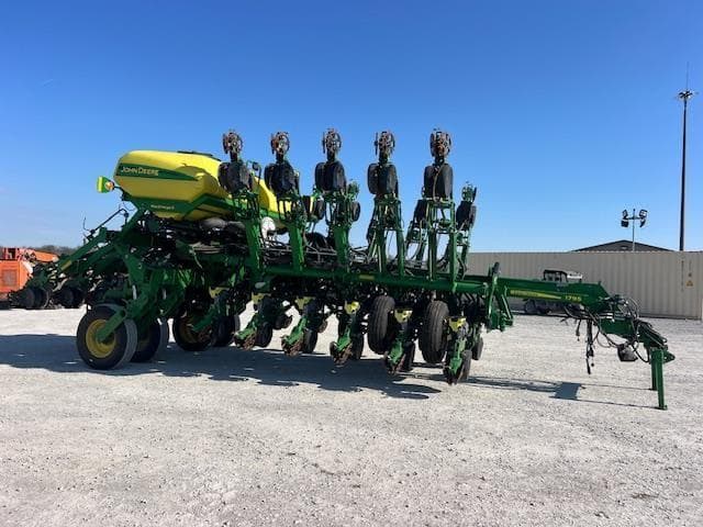 Image of John Deere 1795 equipment image 1