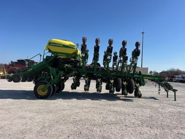 Image of John Deere 1795 equipment image 2