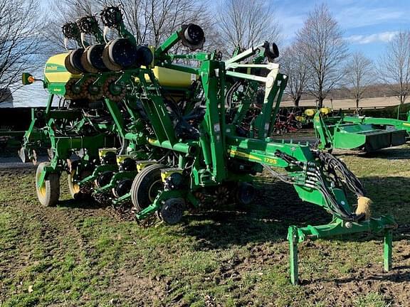 Image of John Deere 1795 equipment image 1