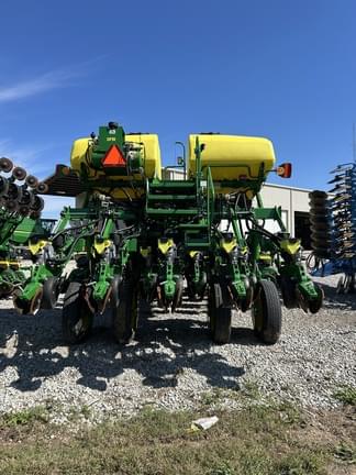 Image of John Deere 1795 equipment image 4